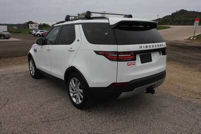 2017 Land Rover Discovery, $13999. Photo 7