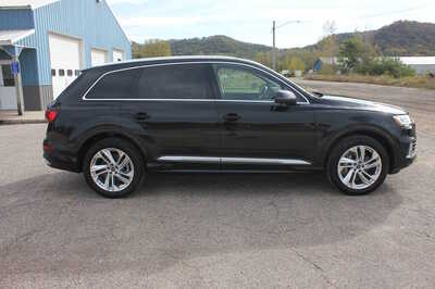 2022 Audi Q7, $28999. Photo 4