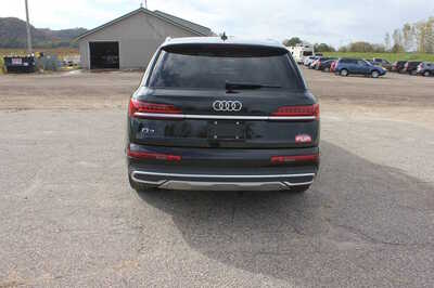 2022 Audi Q7, $28999. Photo 6