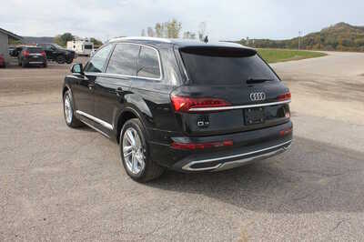 2022 Audi Q7, $28999. Photo 7
