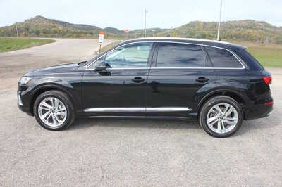 2022 Audi Q7, $28999. Photo 8