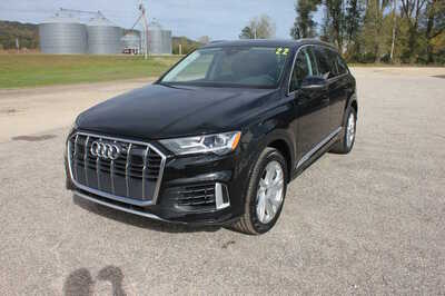 2022 Audi Q7, $28999. Photo 1