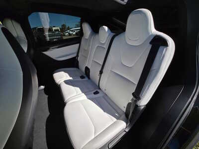 2018 Tesla Model X, $0. Photo 9