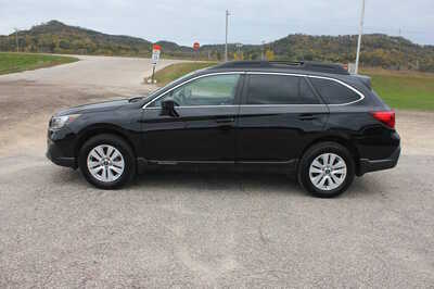2018 Subaru Outback, $16499. Photo 8