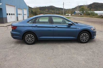 2019 Volkswagen Jetta, $12999. Photo 4