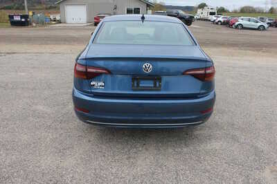 2019 Volkswagen Jetta, $12999. Photo 6