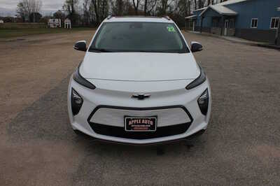 2022 Chevrolet Bolt EUV, $15999. Photo 2
