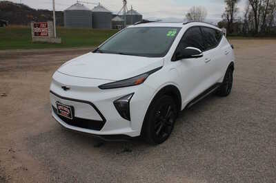 2022 Chevrolet Bolt EUV, $15999. Photo 1