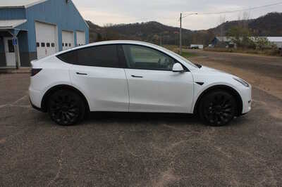 2020 Tesla Model Y, $19999. Photo 4