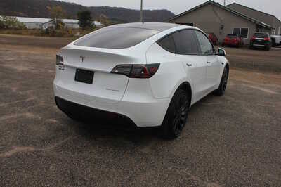 2020 Tesla Model Y, $19999. Photo 5
