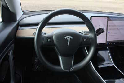 2018 Tesla Model 3, $18499. Photo 10