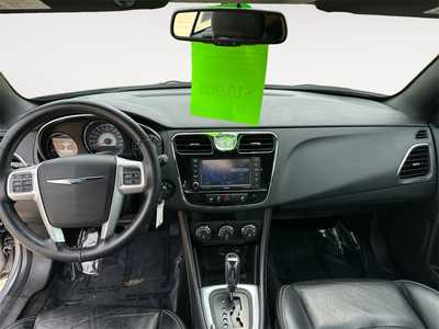 2013 Chrysler 200, $10900. Photo 10