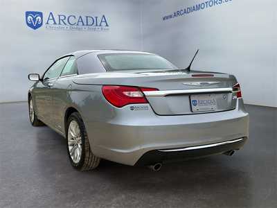 2013 Chrysler 200, $10900. Photo 3