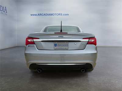 2013 Chrysler 200, $10900. Photo 4