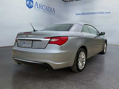 2013 Chrysler 200, $10900. Photo 5