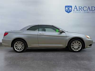 2013 Chrysler 200, $10900. Photo 6