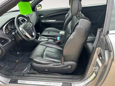 2013 Chrysler 200, $10900. Photo 9