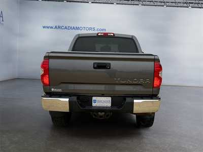 2014 Toyota Tundra Crew Cab, $25000. Photo 4