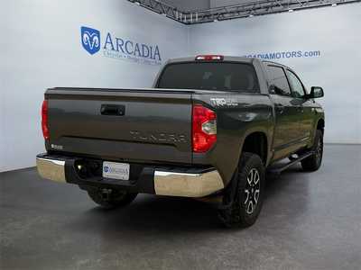 2014 Toyota Tundra Crew Cab, $25000. Photo 5