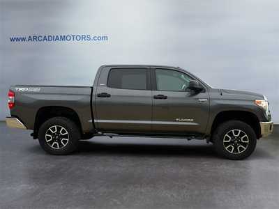 2014 Toyota Tundra Crew Cab, $25000. Photo 6