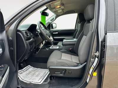 2014 Toyota Tundra Crew Cab, $25000. Photo 9