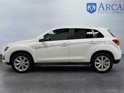 2015 Mitsubishi Outlander, $8889. Photo 2