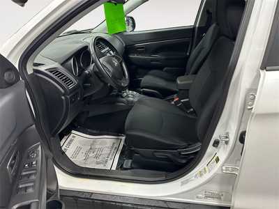 2015 Mitsubishi Outlander, $8889. Photo 9