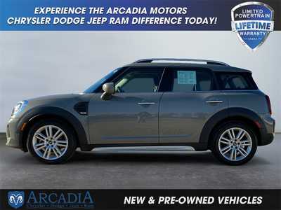 2022 MINI Cooper Countryman, $18628. Photo 2