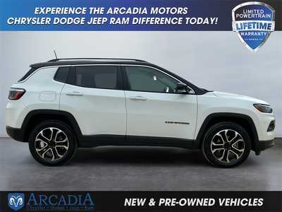 2022 Jeep Compass, $23675. Photo 6