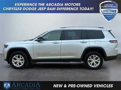 2023 Jeep Grand Cherokee L, $32900. Photo 2