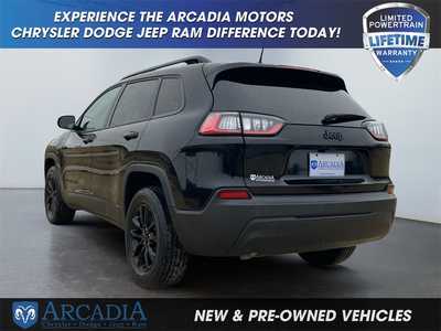 2023 Jeep Cherokee, $23995. Photo 3