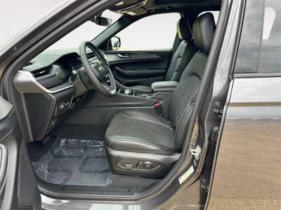2025 Jeep Grand Cherokee L, $. Photo 9