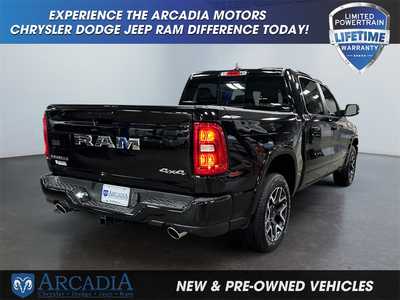 2025 RAM 1500 Crew Cab, $. Photo 5