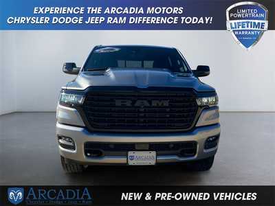 2025 RAM 1500 Crew Cab, $. Photo 8