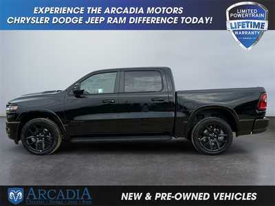 2025 RAM 1500 Crew Cab, $. Photo 2