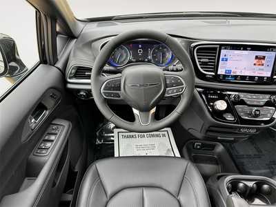 2025 Chrysler Pacifica, $. Photo 12