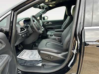 2025 Chrysler Pacifica, $. Photo 9