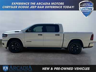 2025 RAM 1500 Crew Cab, $. Photo 2