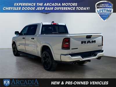 2025 RAM 1500 Crew Cab, $. Photo 3