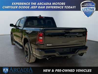 2025 RAM 1500 Crew Cab, $. Photo 3