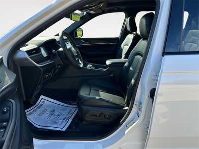 2025 Jeep Grand Cherokee L, $. Photo 9