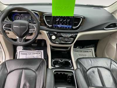 2023 Chrysler Pacifica, $26900. Photo 10