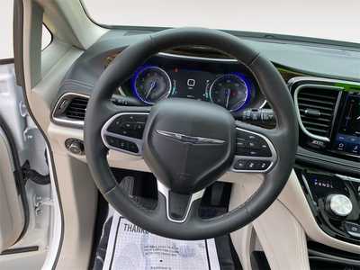 2023 Chrysler Pacifica, $26900. Photo 12