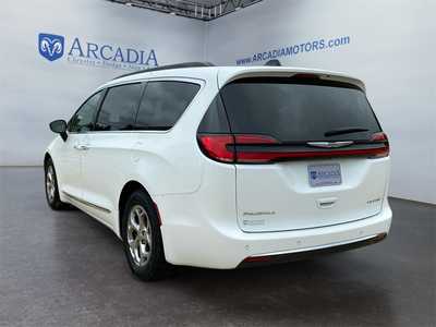 2023 Chrysler Pacifica, $26900. Photo 3