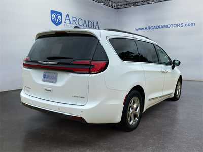 2023 Chrysler Pacifica, $26900. Photo 5