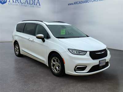 2023 Chrysler Pacifica, $26900. Photo 7
