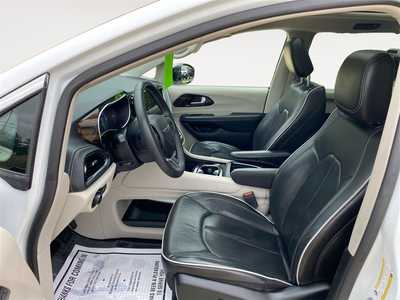 2023 Chrysler Pacifica, $26900. Photo 9