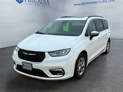 2023 Chrysler Pacifica, $26900. Photo 1