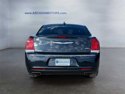 2018 Chrysler 300, $14900. Photo 4