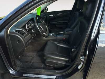 2018 Chrysler 300, $14900. Photo 9